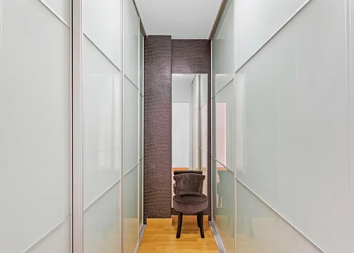 아파트 Frontline With Terrace *