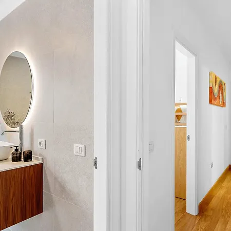 Frontline With Terrace Apartment *